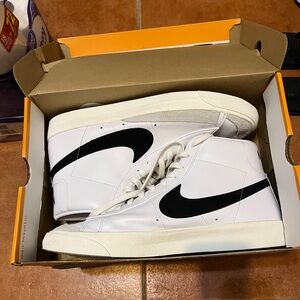 Nike Blazer Size 14 Men’s
